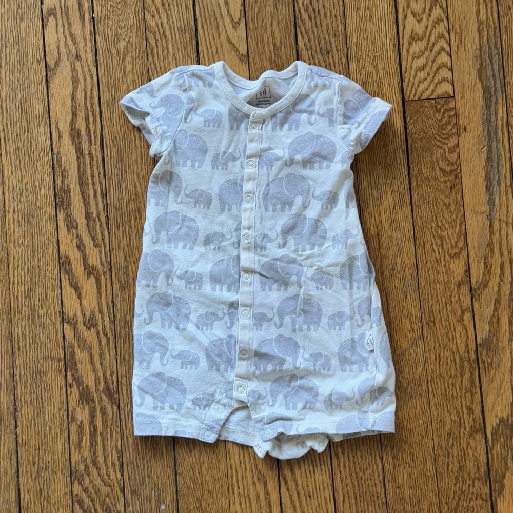 Gap Elephant Short Pajamas - Size 12-18 Months